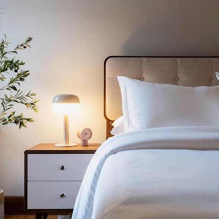 Spacious Stay Near Yale In Downtown Ню Хейвън Екстериор снимка