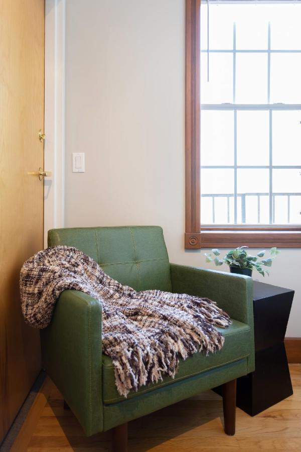 Spacious Stay Near Yale In Downtown Ню Хейвън Екстериор снимка